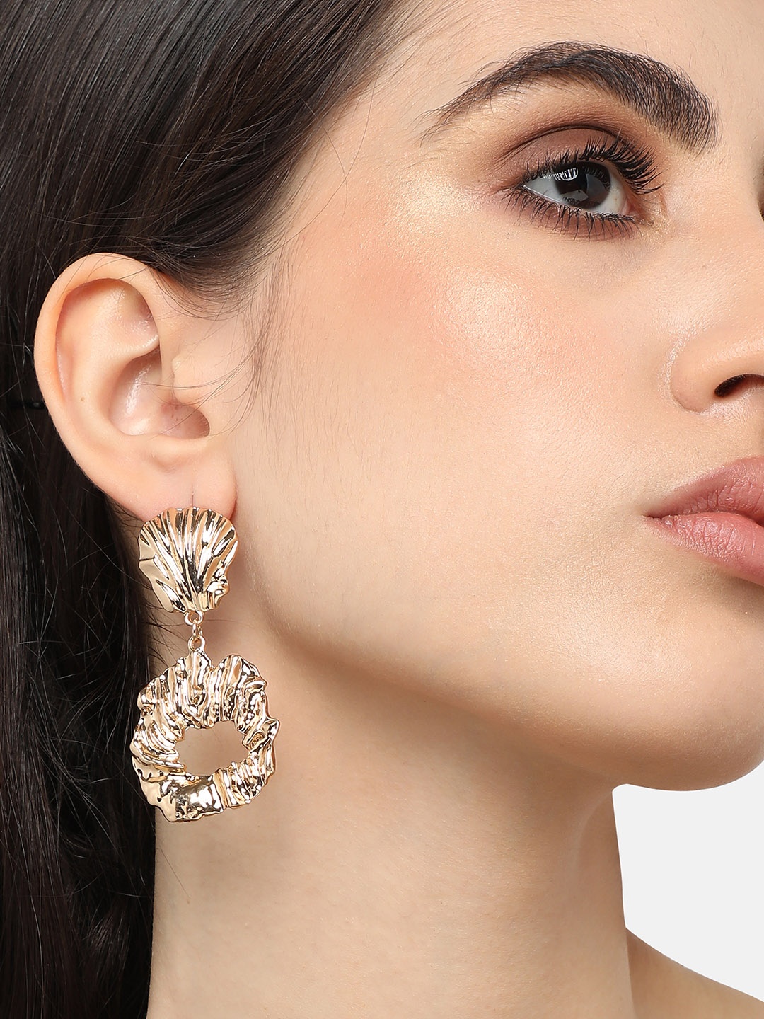 

SOHI Gold-Plated Contemporary Drop Earrings