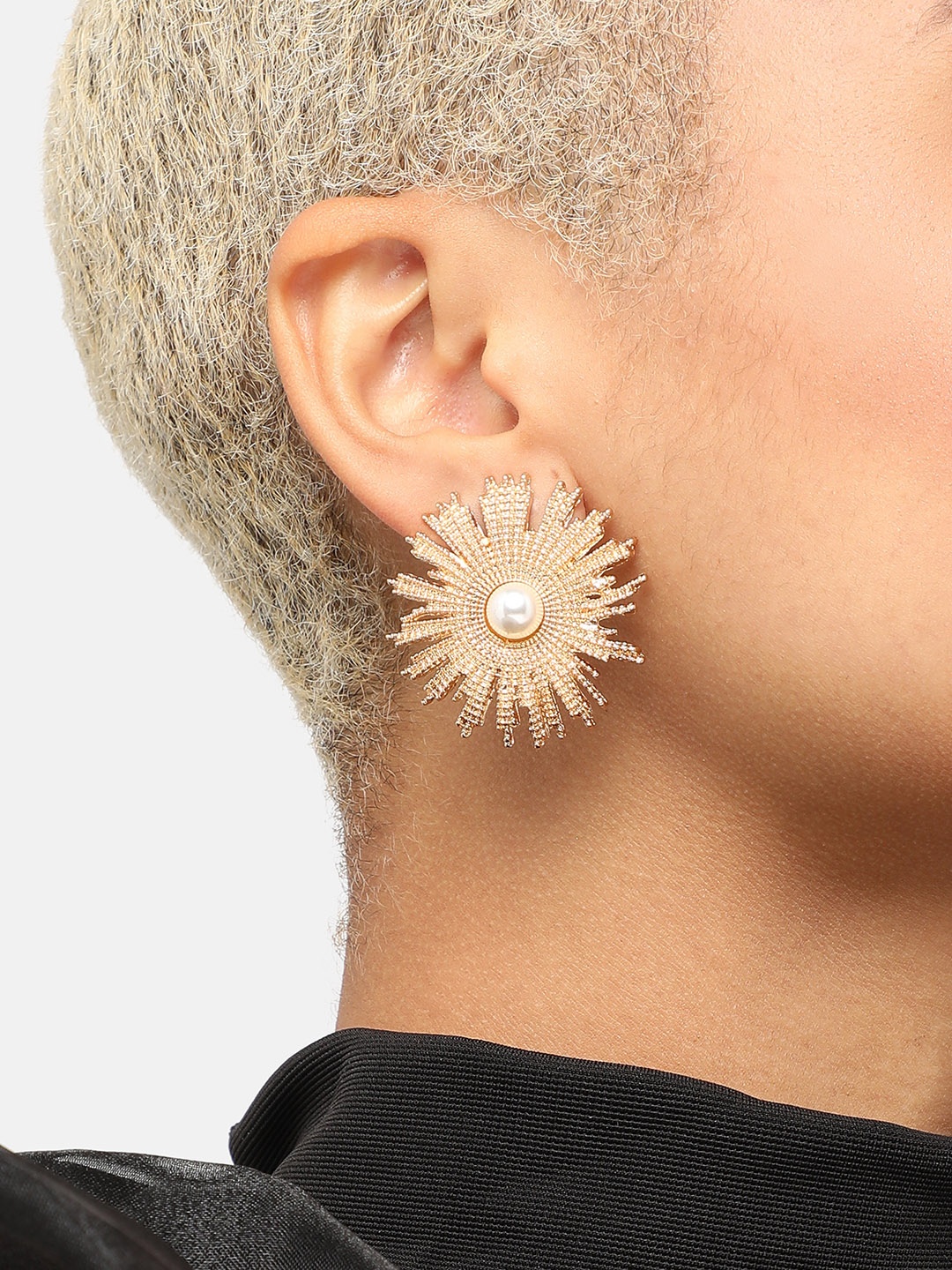 

SOHI Gold-Plated Contemporary Studs Earrings