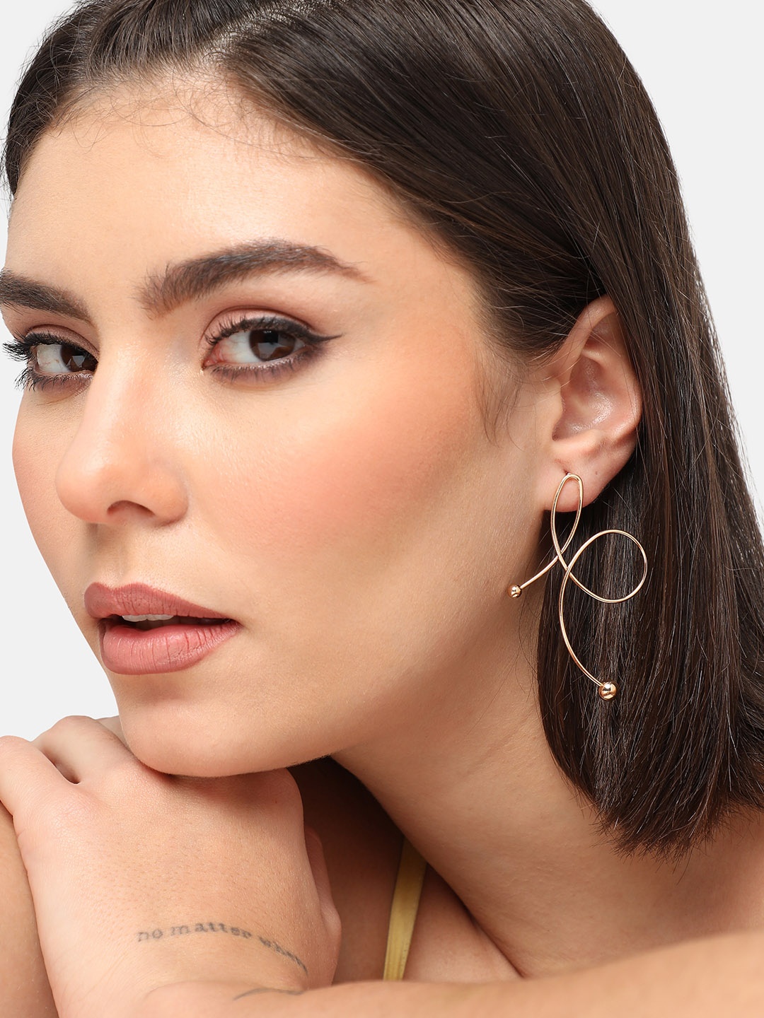 

SOHI Gold-Plated Contemporary Studs Earrings