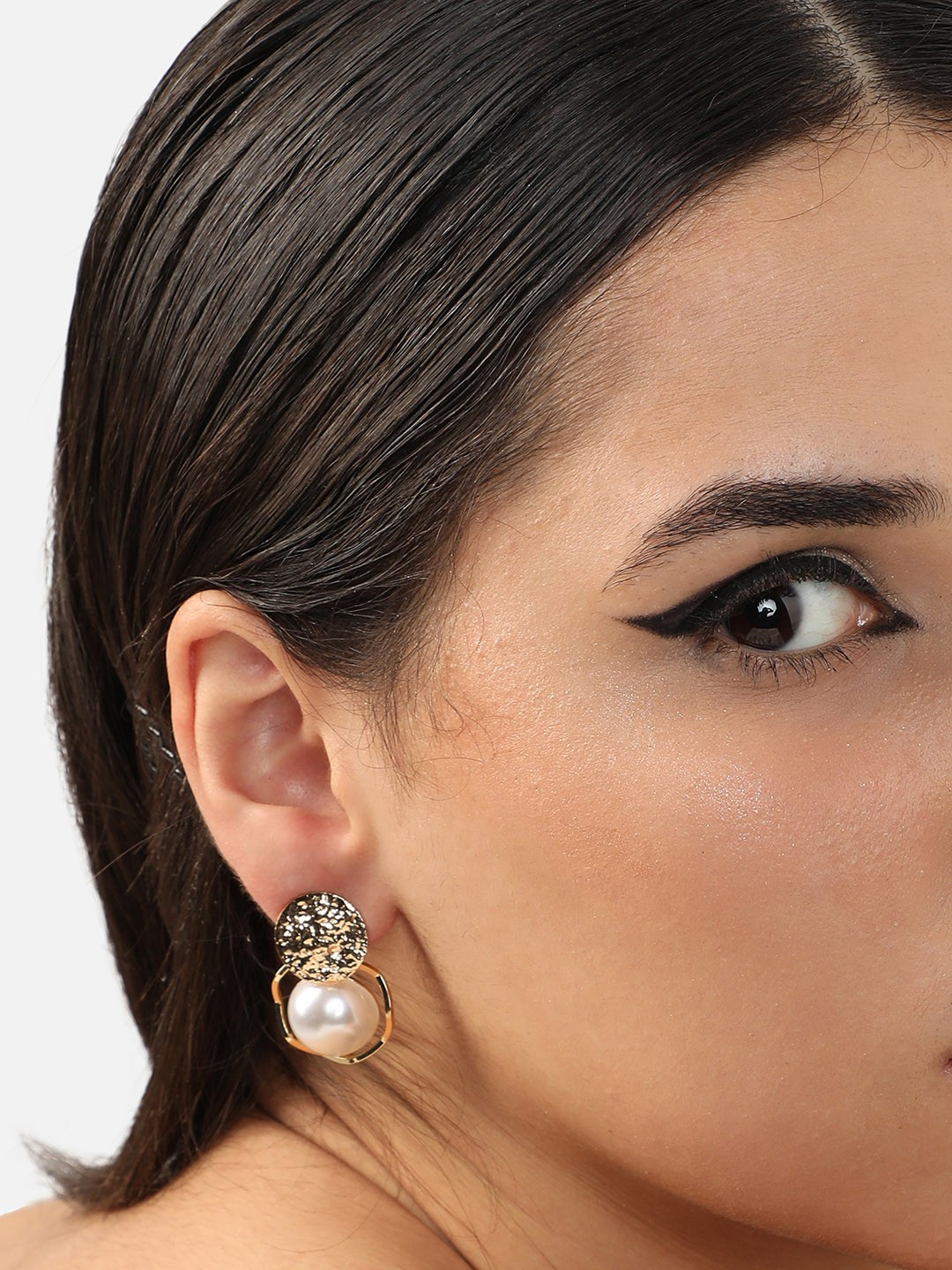 

SOHI Gold-Plated Contemporary Drop Earrings