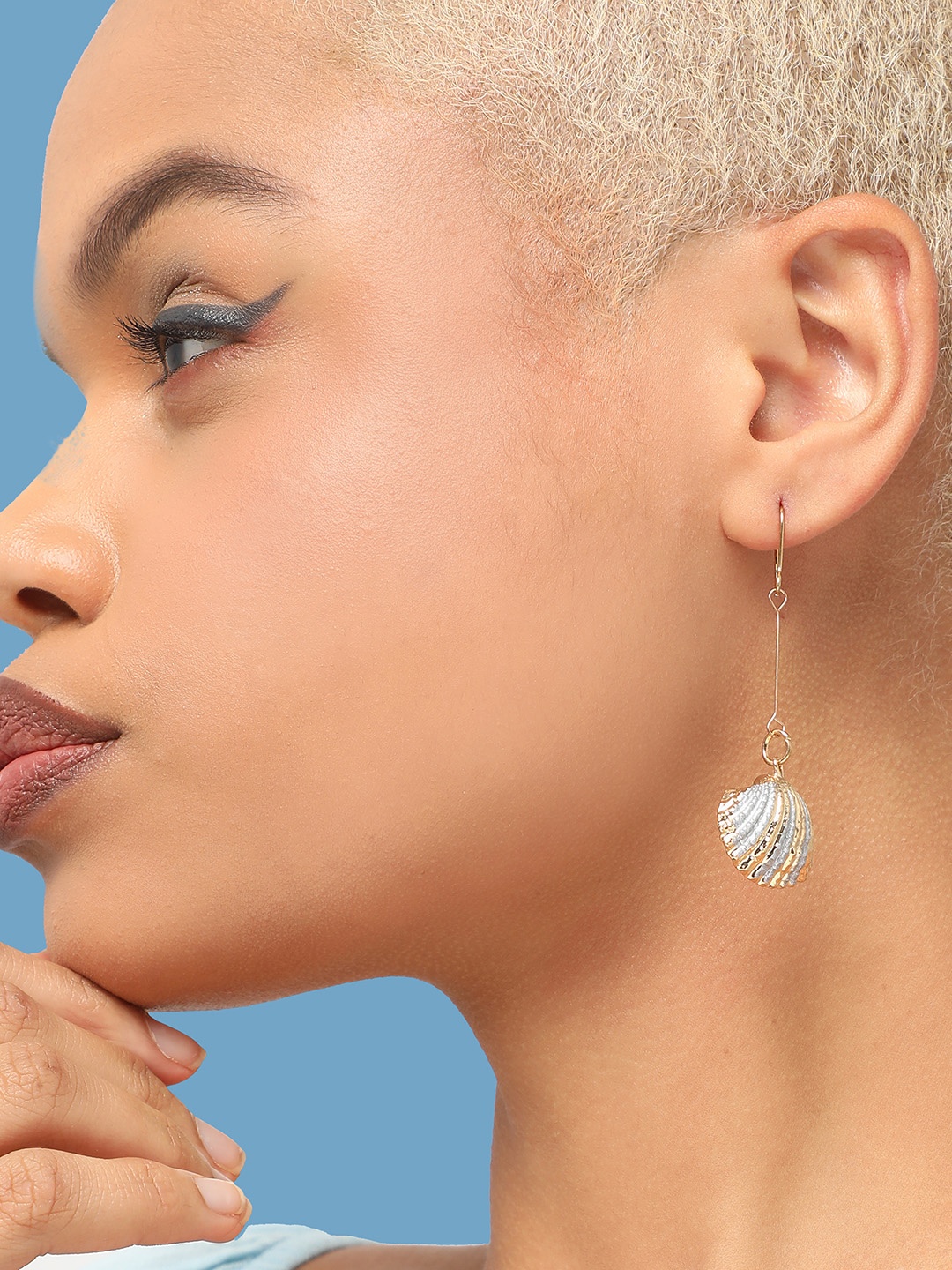 

SOHI Gold-Plated Contemporary Drop Earrings