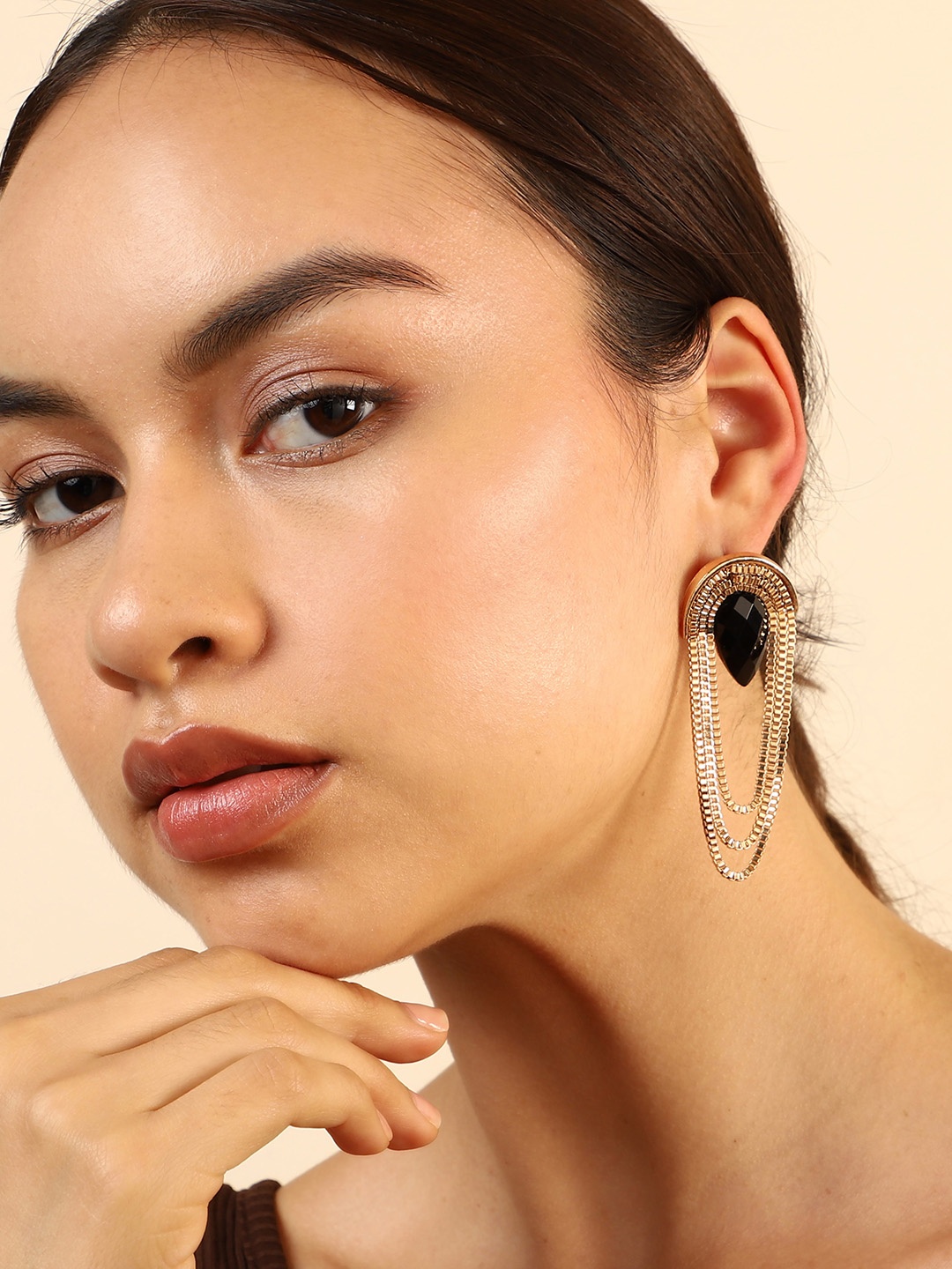 

SOHI Gold-Plated Contemporary Studs Earrings, Black