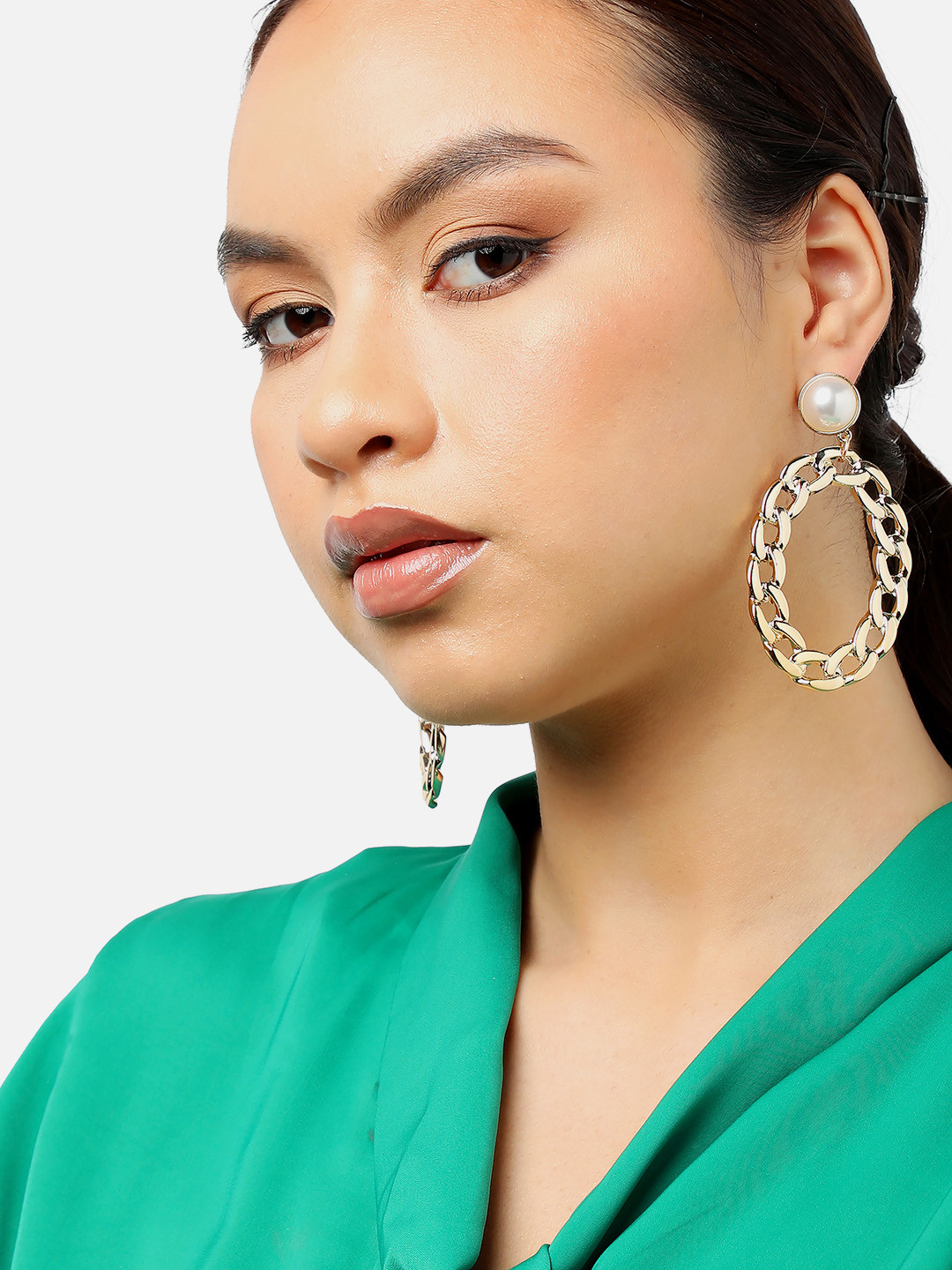 

SOHI Gold-Plated Contemporary Drop Earrings