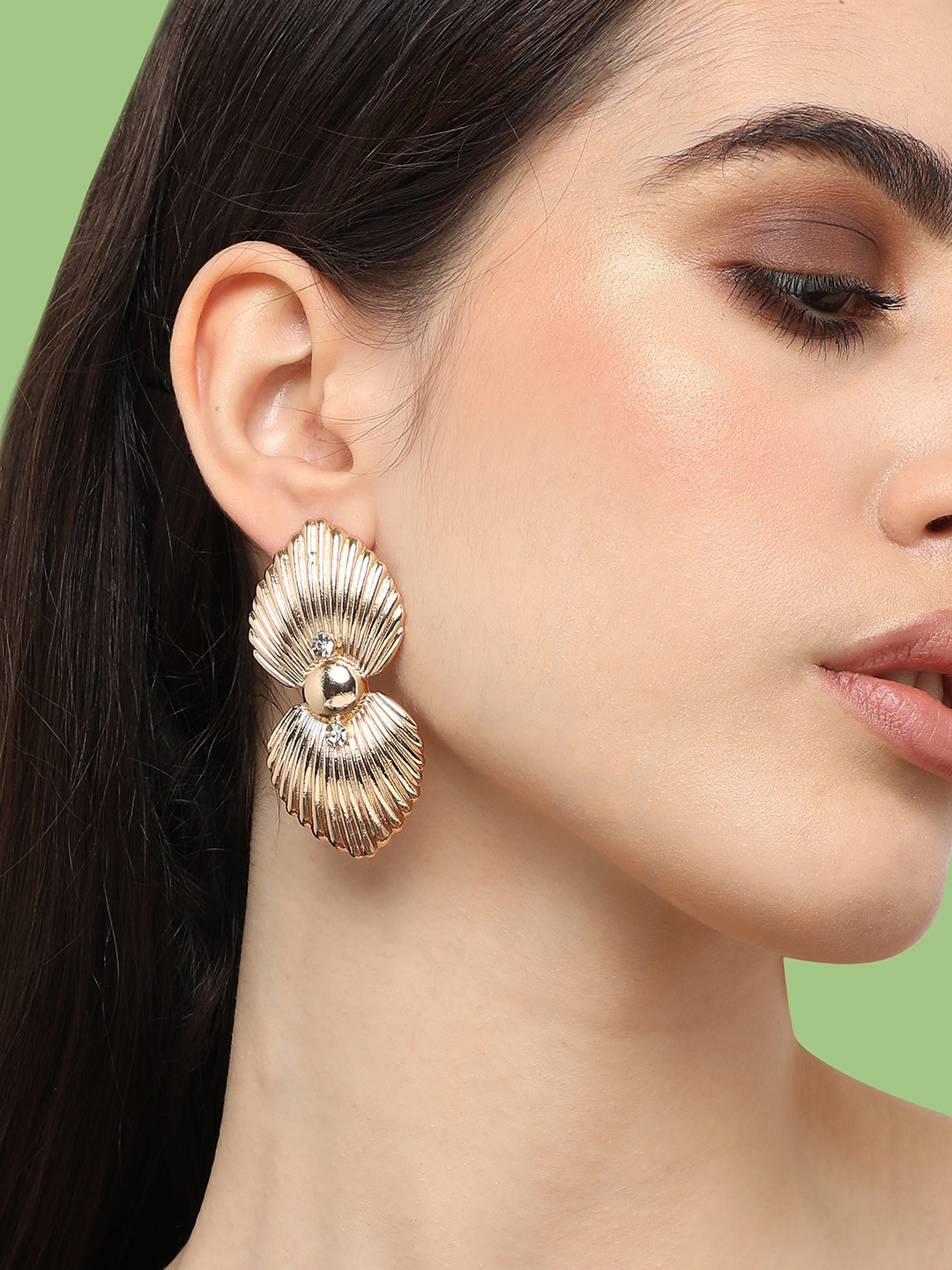 

SOHI Gold-Plated Contemporary Drop Earrings