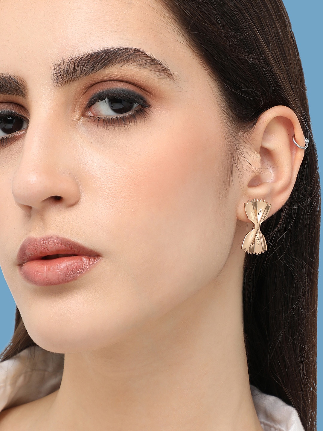 

SOHI Gold-Plated Contemporary Studs Earrings