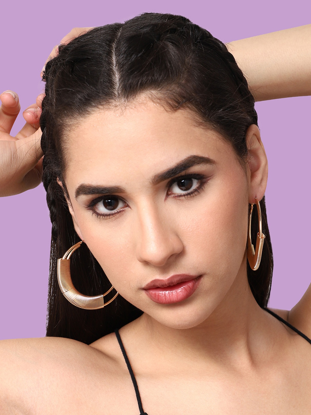 

SOHI Gold-Plated Circular Hoop Earrings