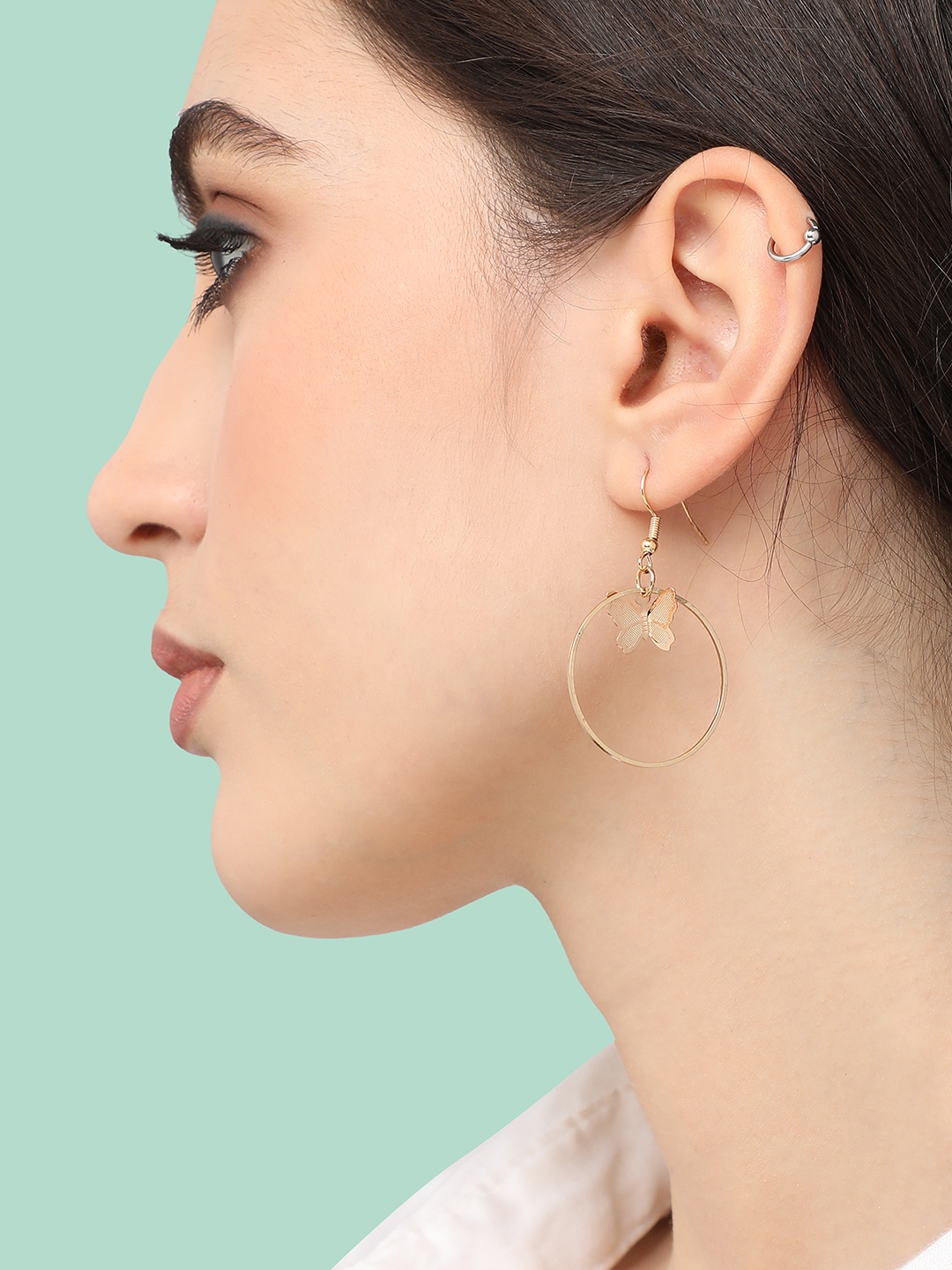 

SOHI Gold Plated Contemporary Drop Earrings