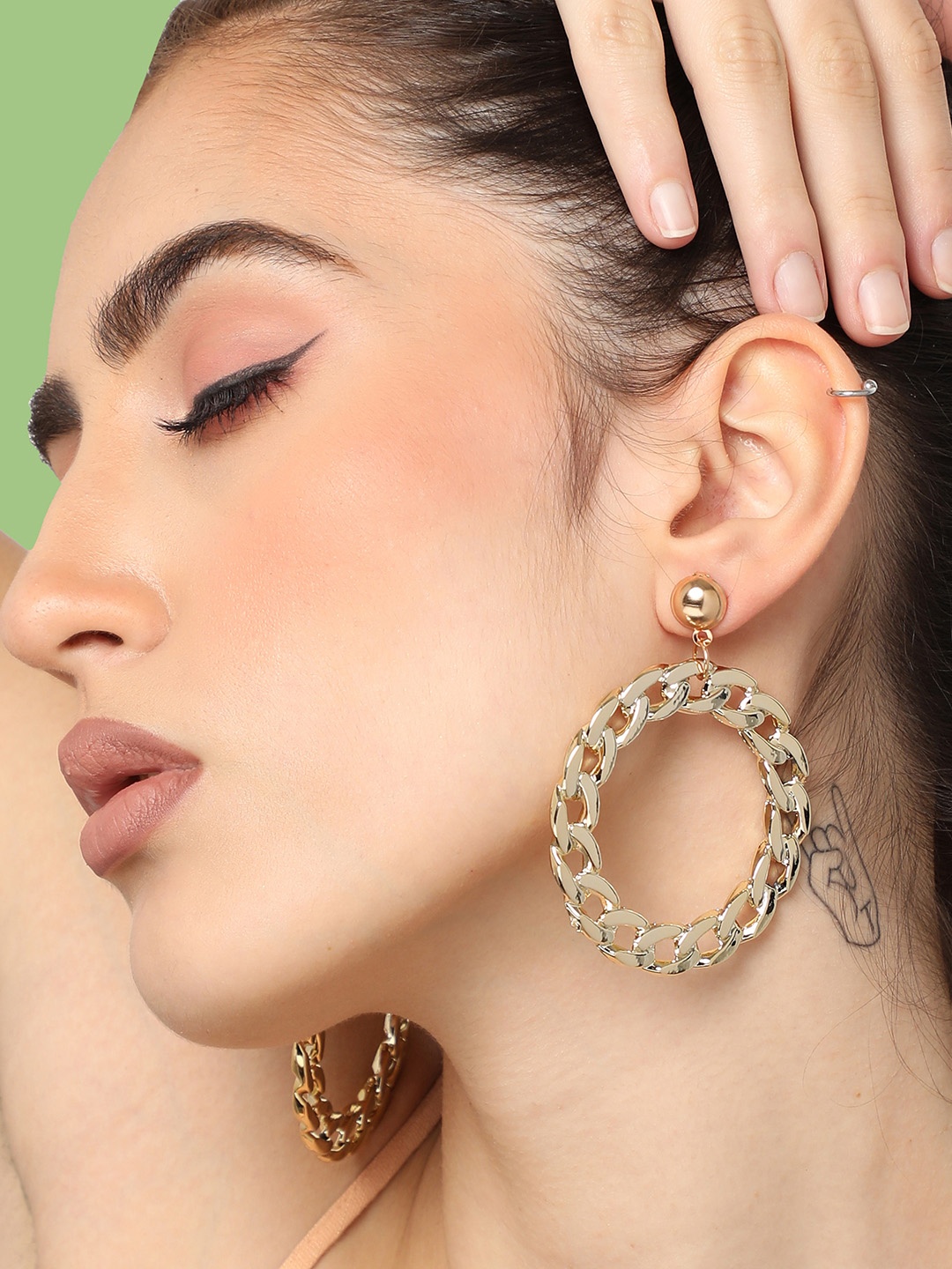 

SOHI Gold-Plated Contemporary Drop Earrings