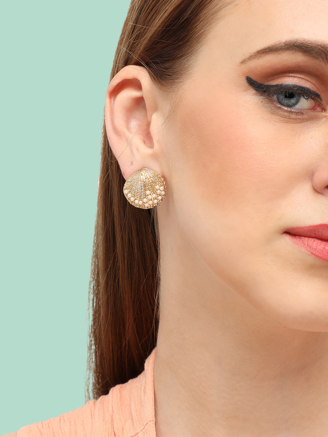 

SOHI Gold-Plated Contemporary Studs Earrings