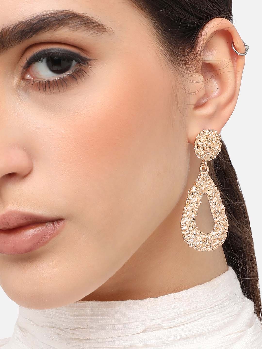 

SOHI Gold-Plated Contemporary Drop Earrings