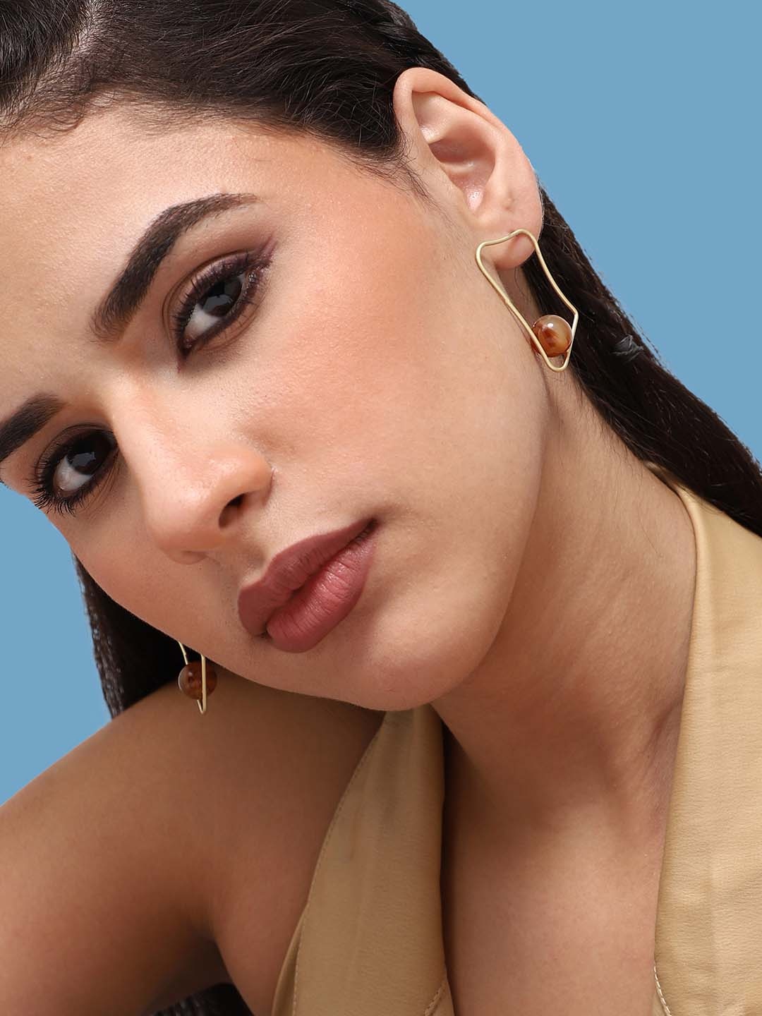 

SOHI Gold-Plated Contemporary Drop Earrings