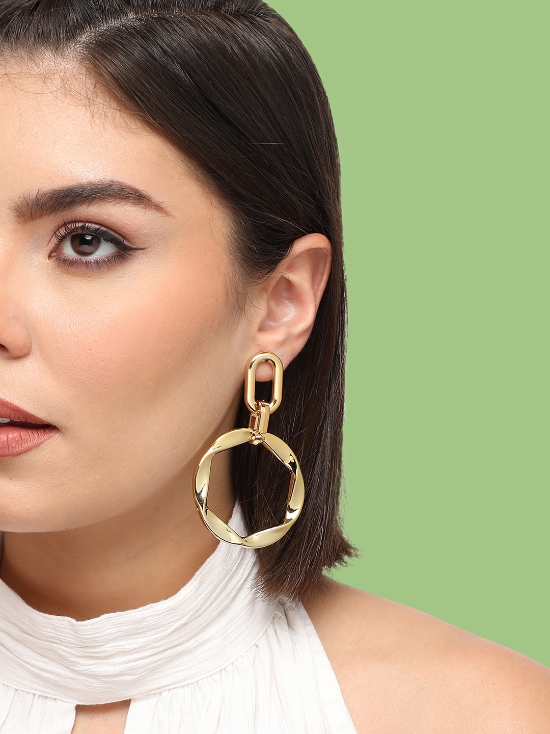 

SOHI Gold-Plated Circular Drop Earrings
