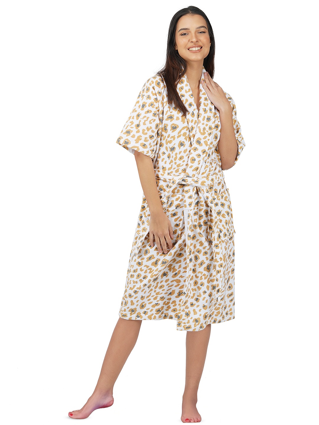 

RANGOLI Women Leopard Printed Pure Cotton Bath Robe, Beige