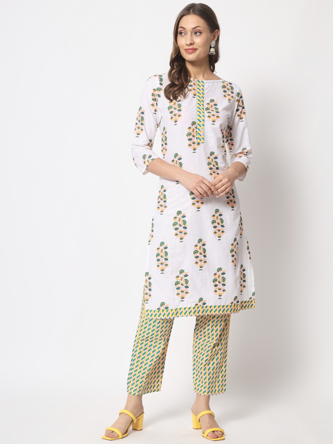 

Mishpra Women Floral Printed Boat Neck Pure Cotton Kurta with Trousers, White