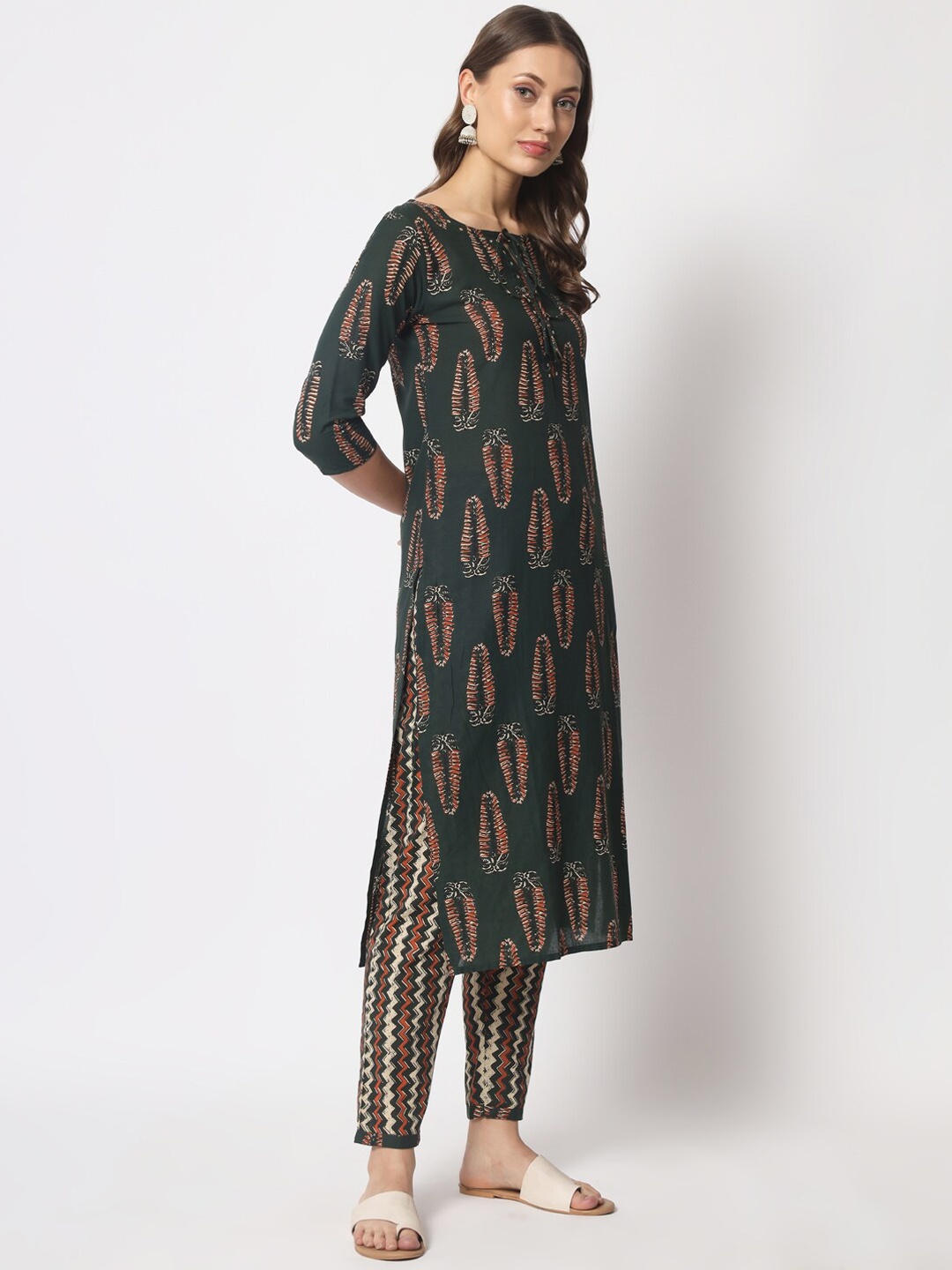 

Mishpra Ethnic Motifs Printed Sequinned Pure Cotton Kurta with Trousers & Dupatta, Green