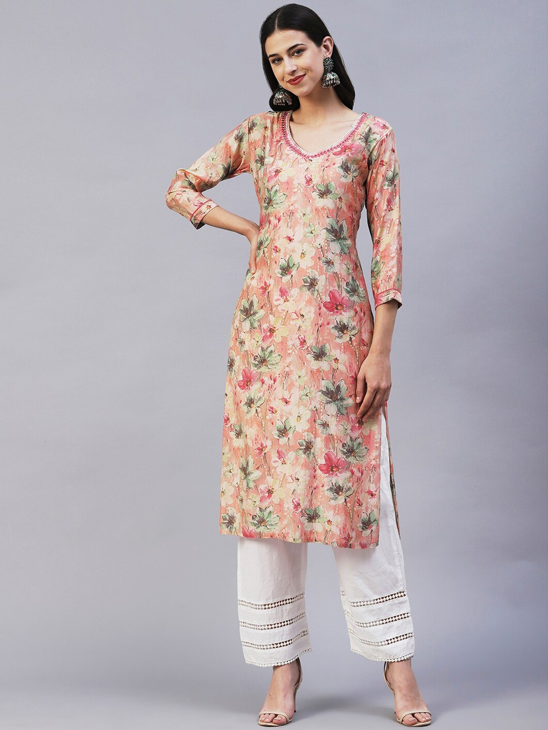 

FASHOR Floral Printed V-Neck Mirror Work Kurta, Peach