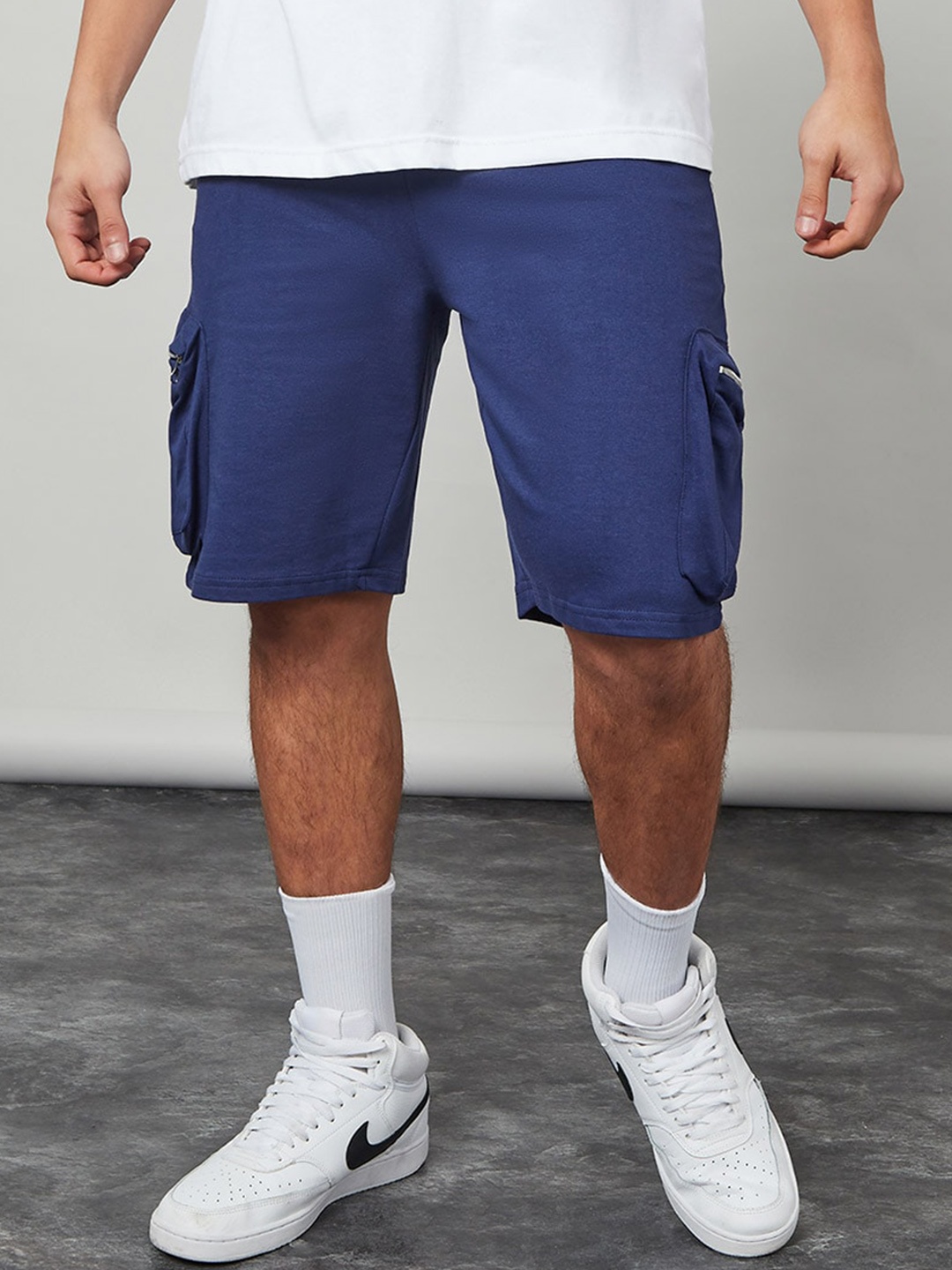 

Styli Men Solid Oversized Mid Rise Knitted Cargo Short, Blue