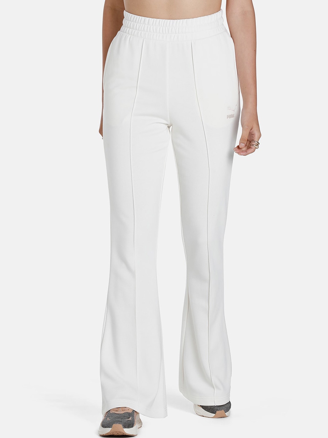 

Puma Women CLASSICS Flared Track Pant, White
