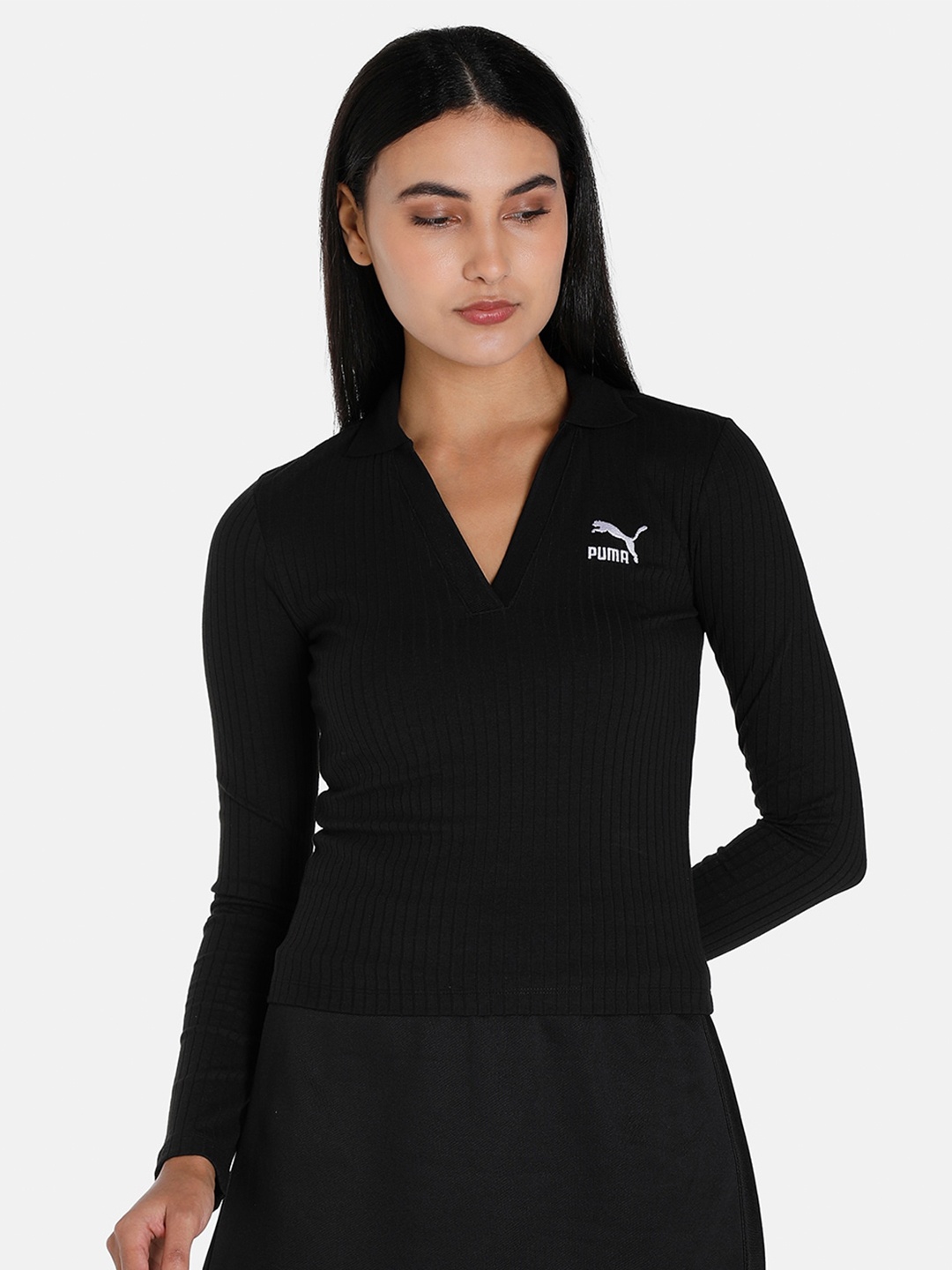 

Puma Women CLASSICS Ribbed V-Collar Slim Fit Sports Sustainable Top, Black