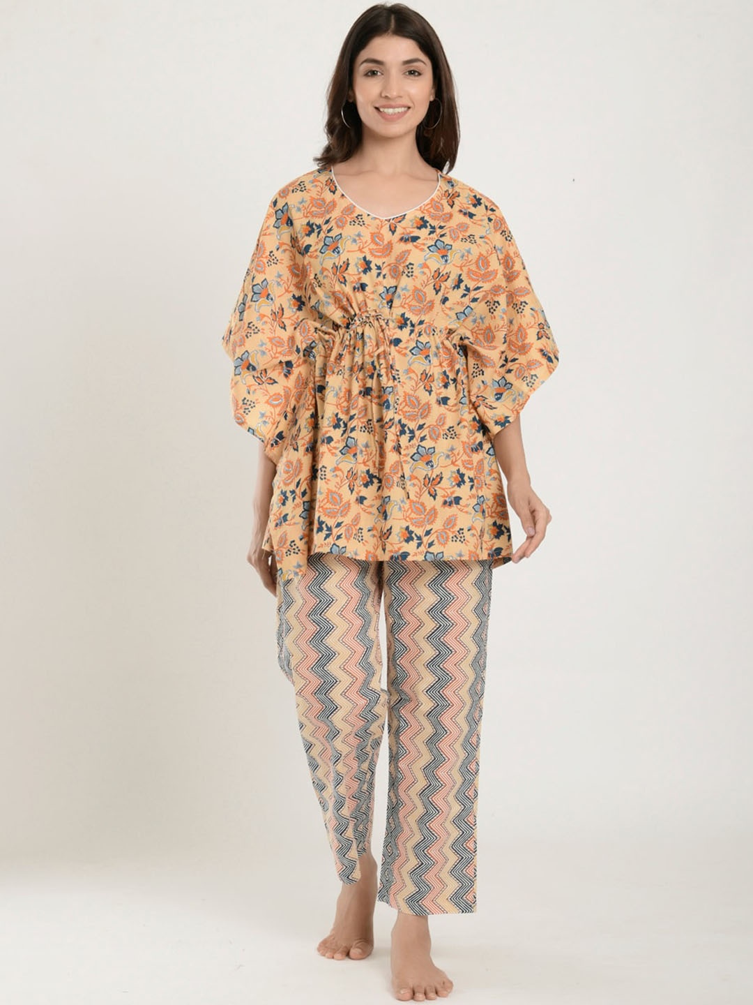 

Ikk Kudi by Seerat Floral Printed Pure Cotton Night Suit, Beige
