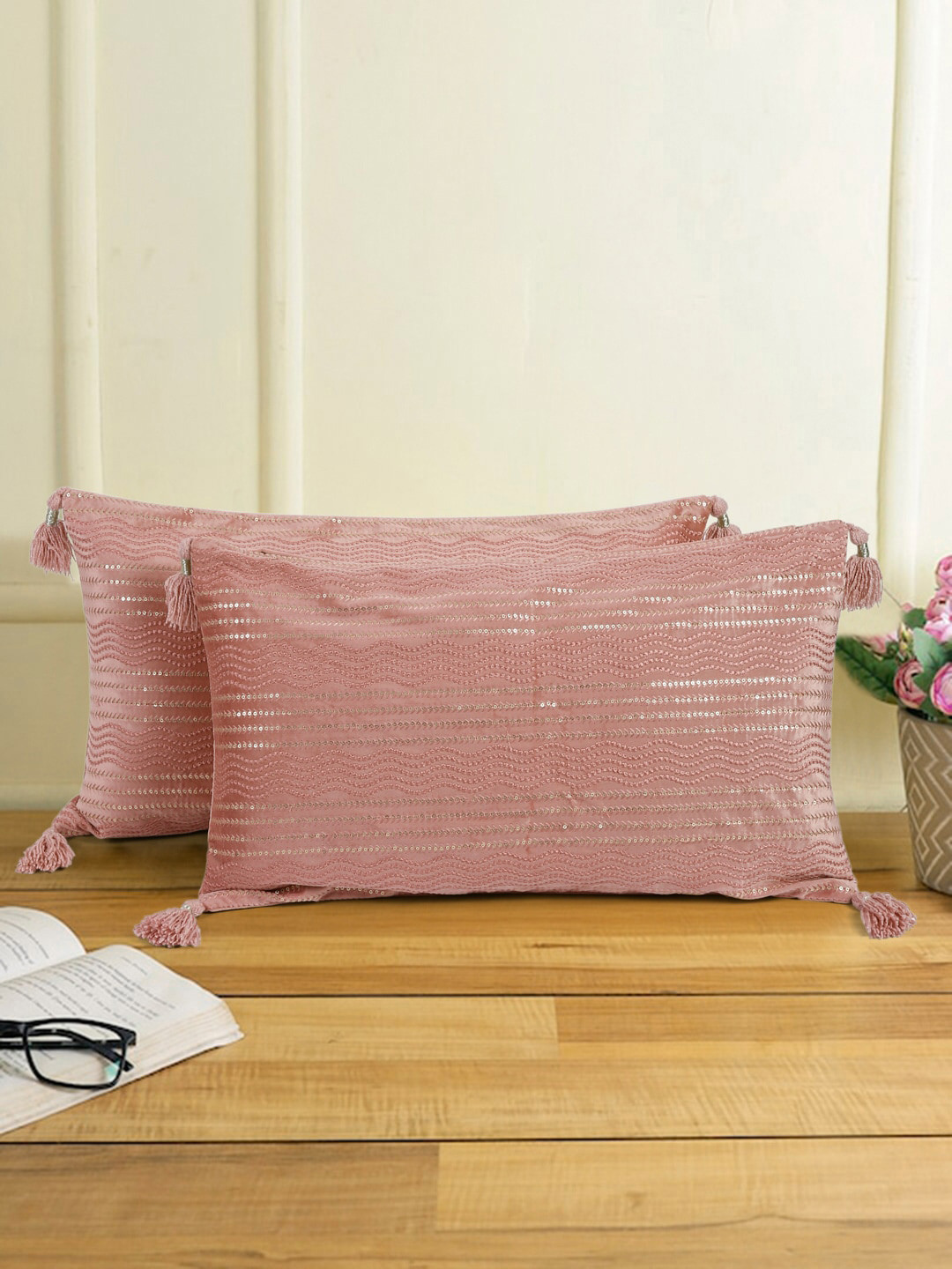 

eyda Pink & Gold-Toned 2-Pieces Embroidered Velvet Rectangle Cushion Covers