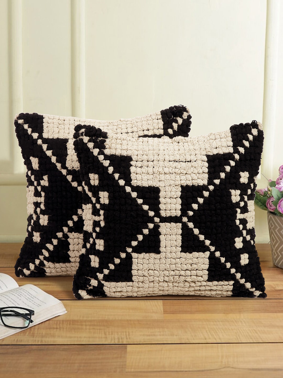 

eyda Off White & Black 2-Pieces Self-Designed Pure Cotton Square Cushion Covers