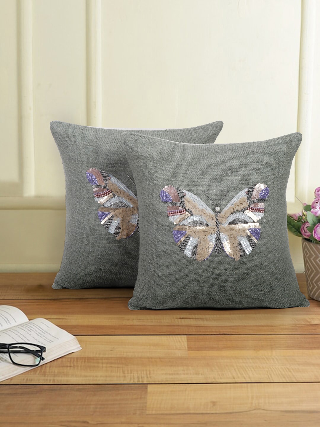 

eyda Green & White 2 Pieces Embellished Cotton Square Cushion Covers