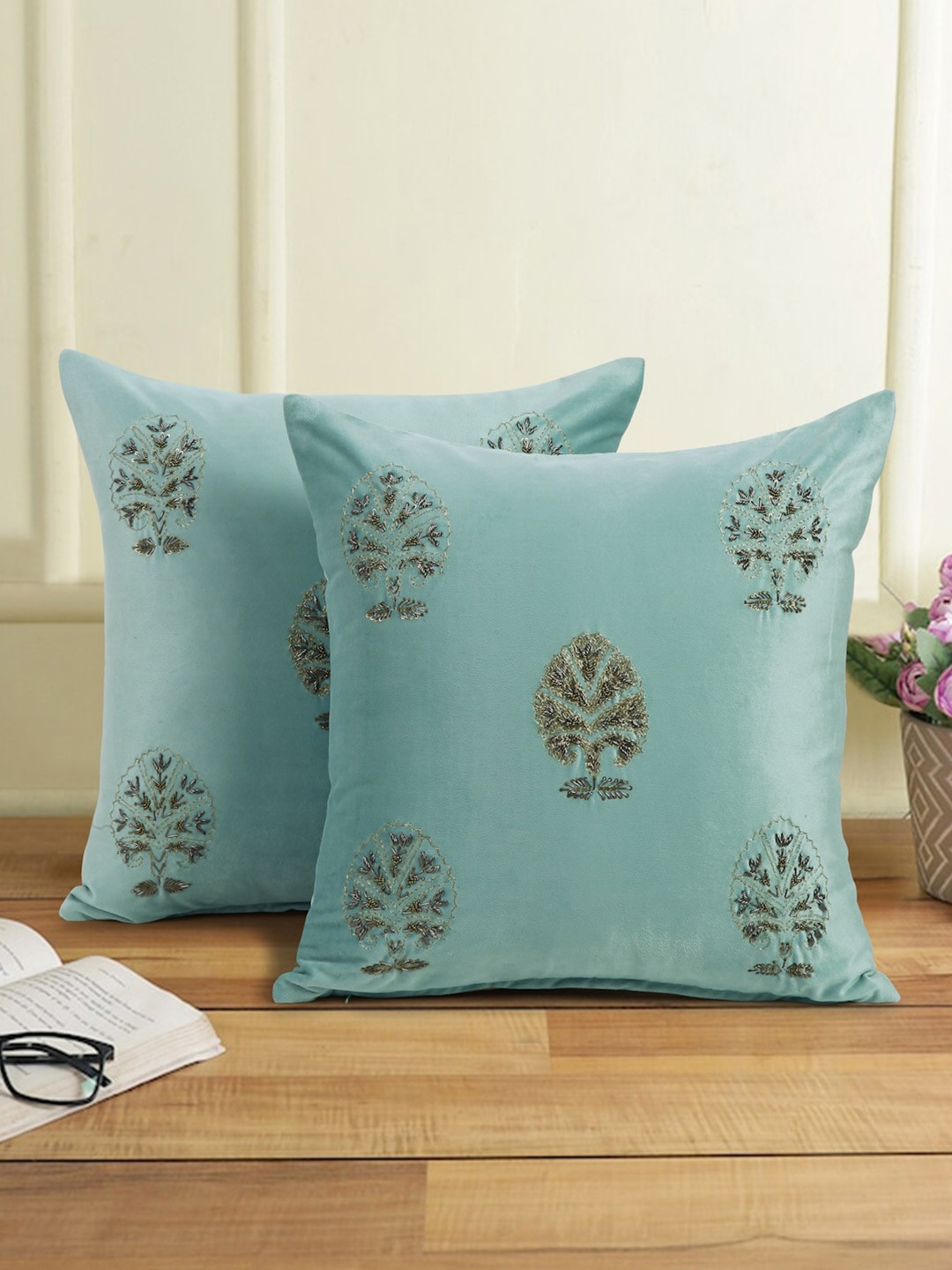 

eyda Turquoise Blue & Gold-Toned 2 Pieces Embroidered Velvet Square Cushion Covers