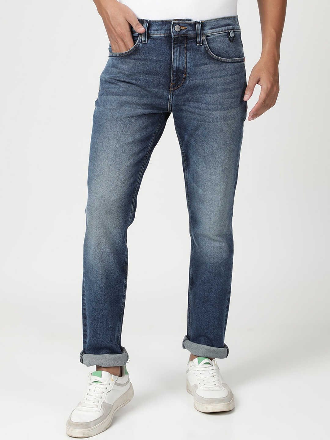 

Lee Men Blue Slim Fit Low Distress Light Fade Stretchable Jeans