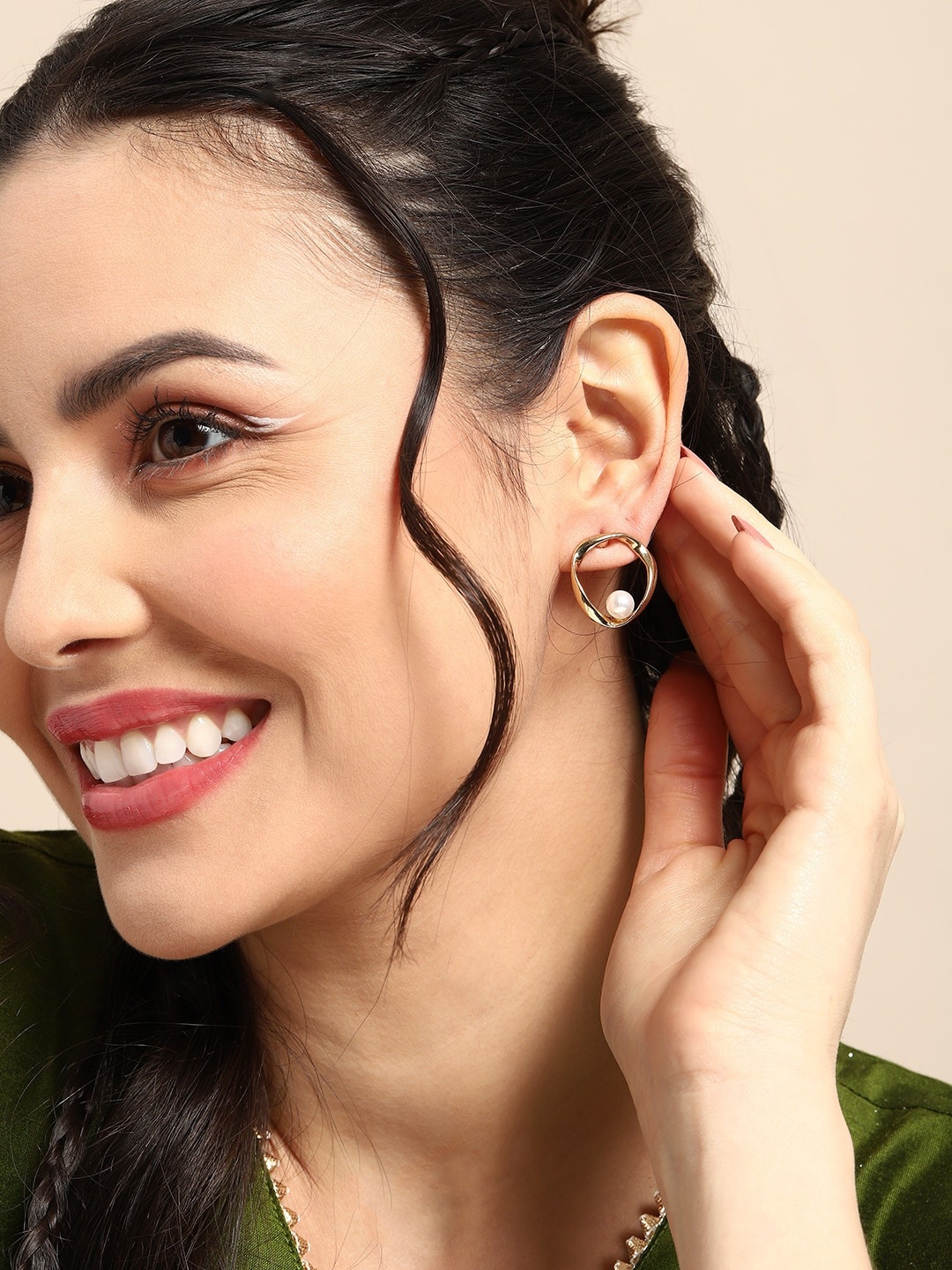 

Sangria Quirky Studs, Gold