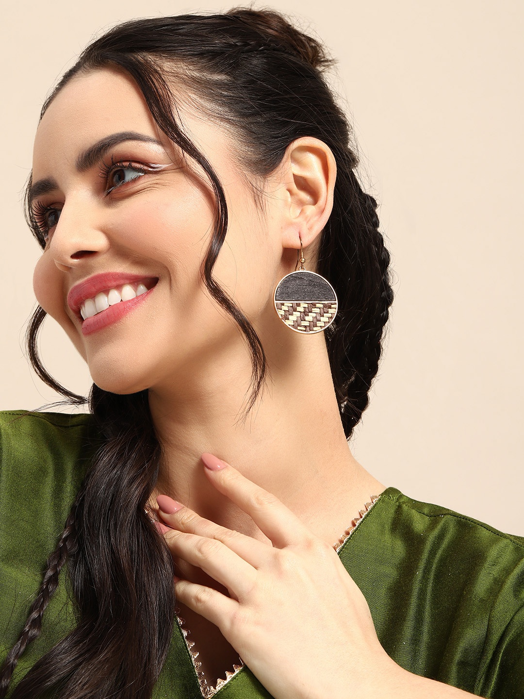 Sangria Women Circular Drop Earrings, Black