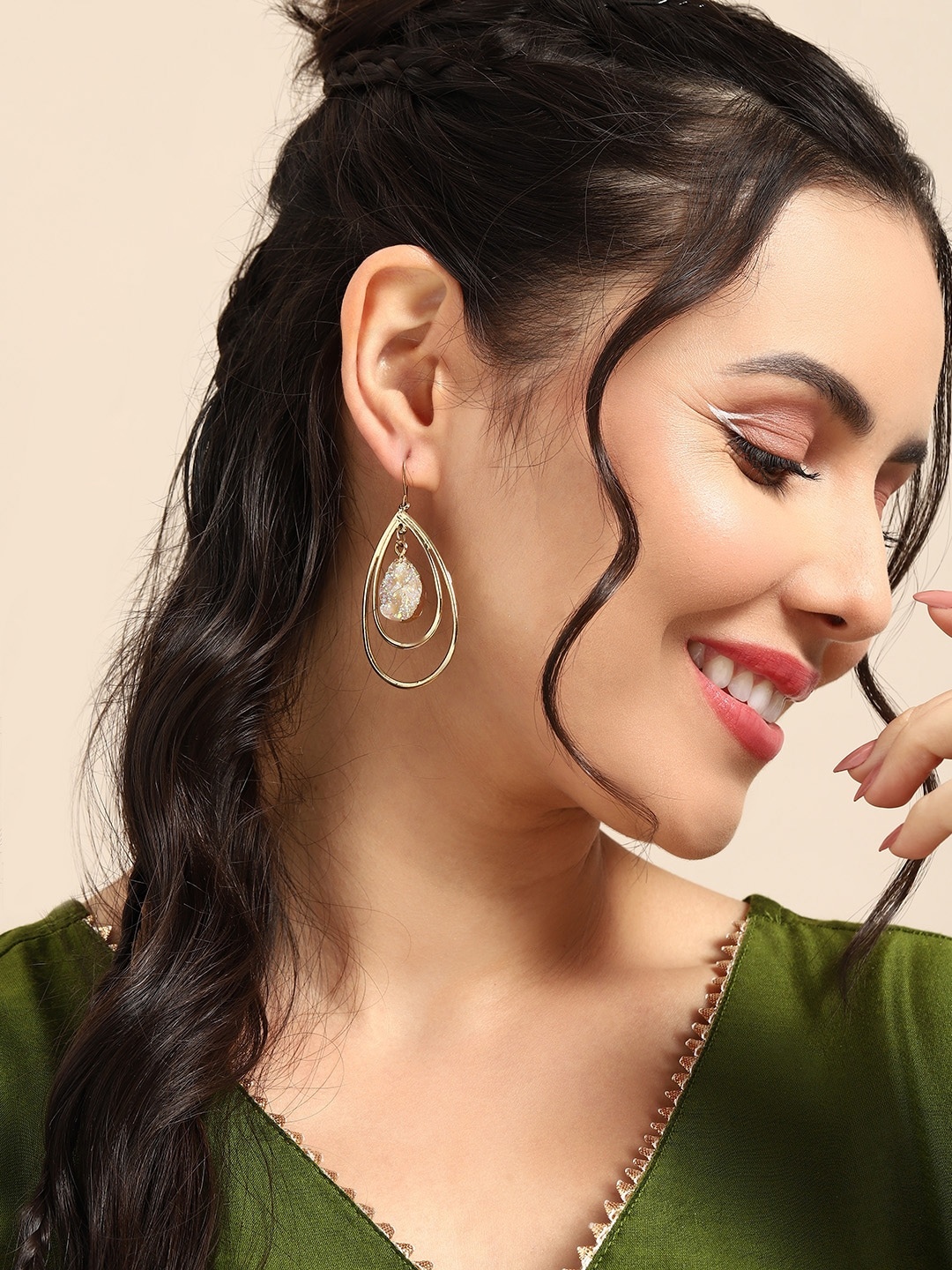 

Sangria Studded Contemporary Drop Earrings, Gold