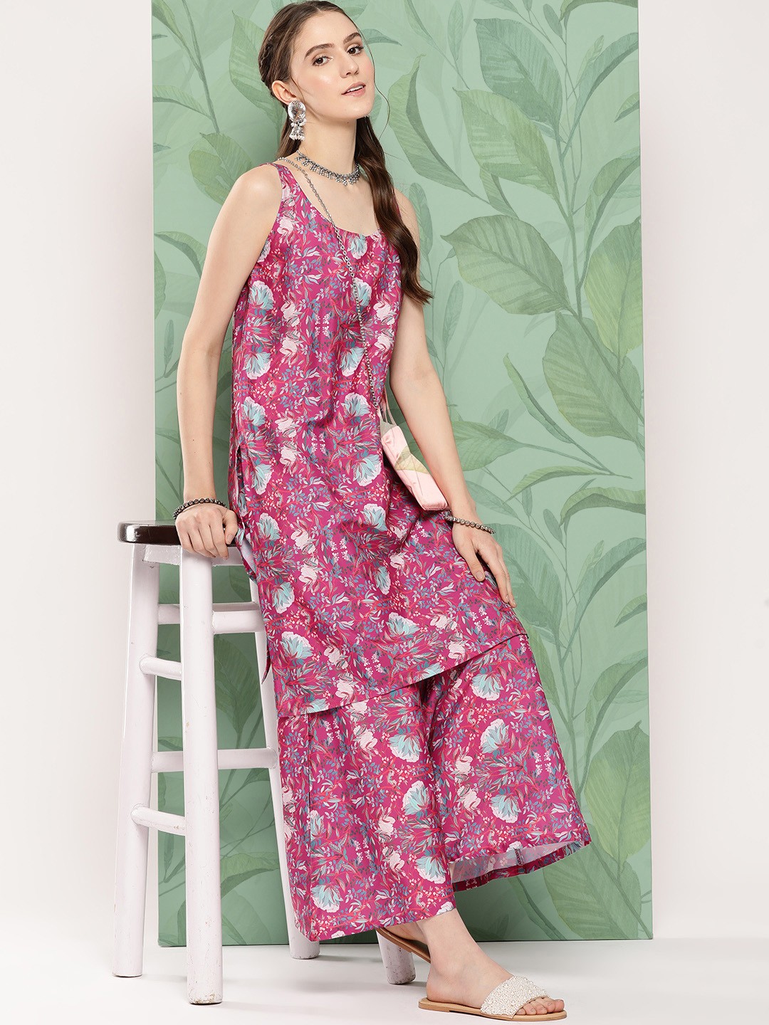 

InWeave Floral Printed Kurta With Palazzos, Green