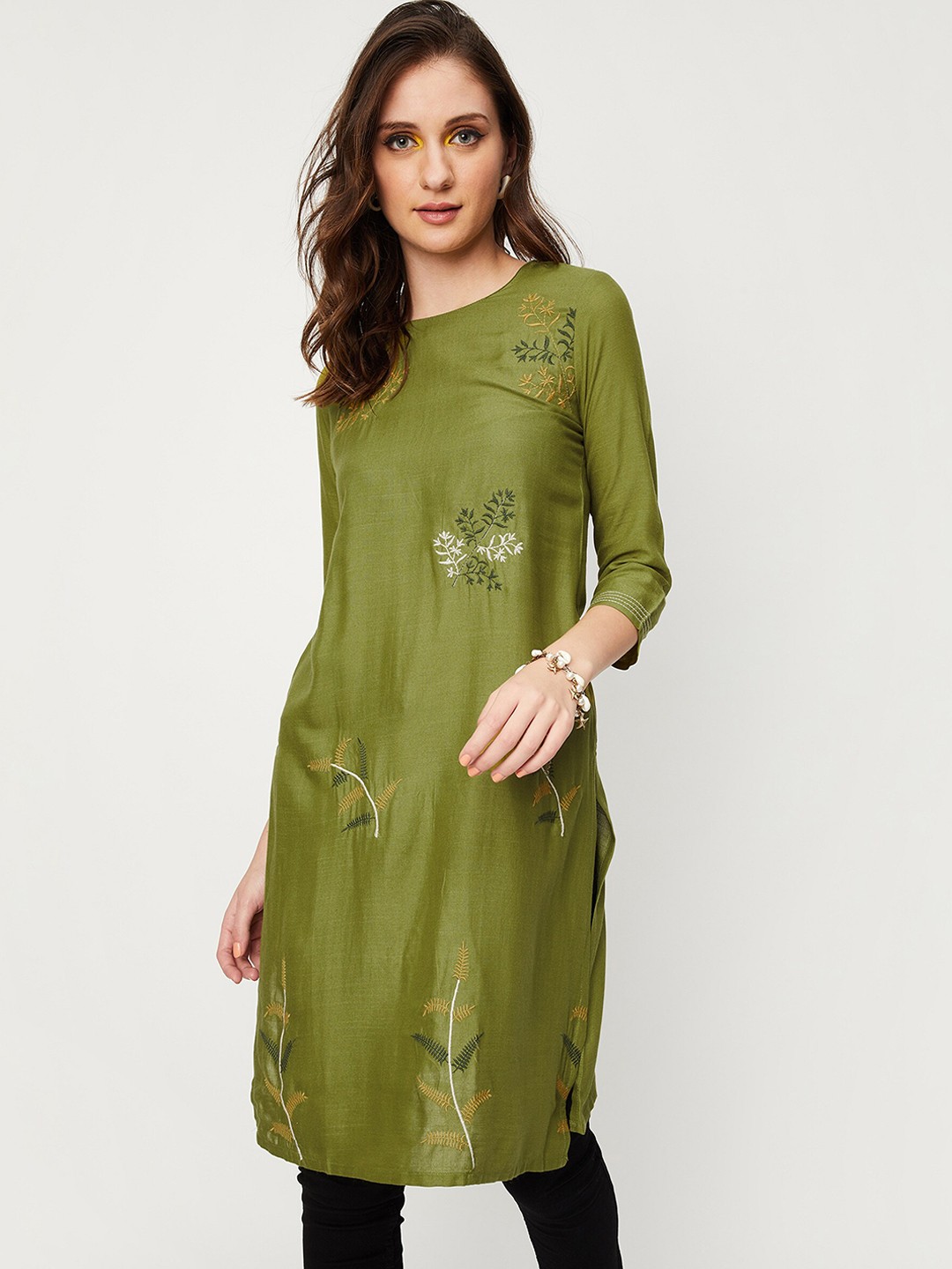 

max Floral Embroidered Thread Work Kurta, Green