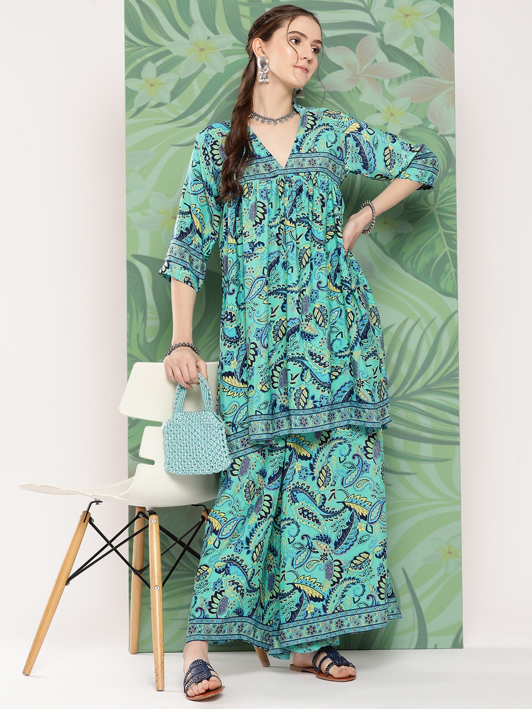 

InWeave Floral Printed Panelled Kurta with Palazzos, Turquoise blue