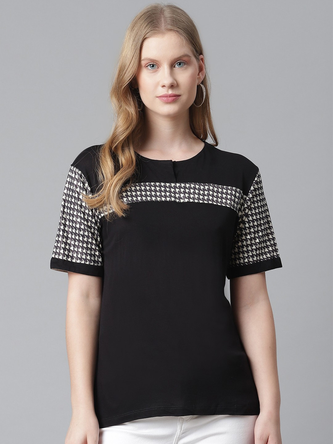 

RIVI Black Round Neck Print Bohemian Top