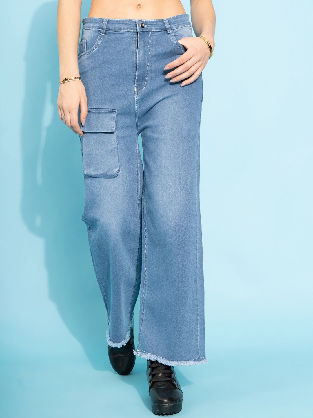 

Purple Feather Women Wide Leg Mid-Rise Light Faded Jeans, Blue
