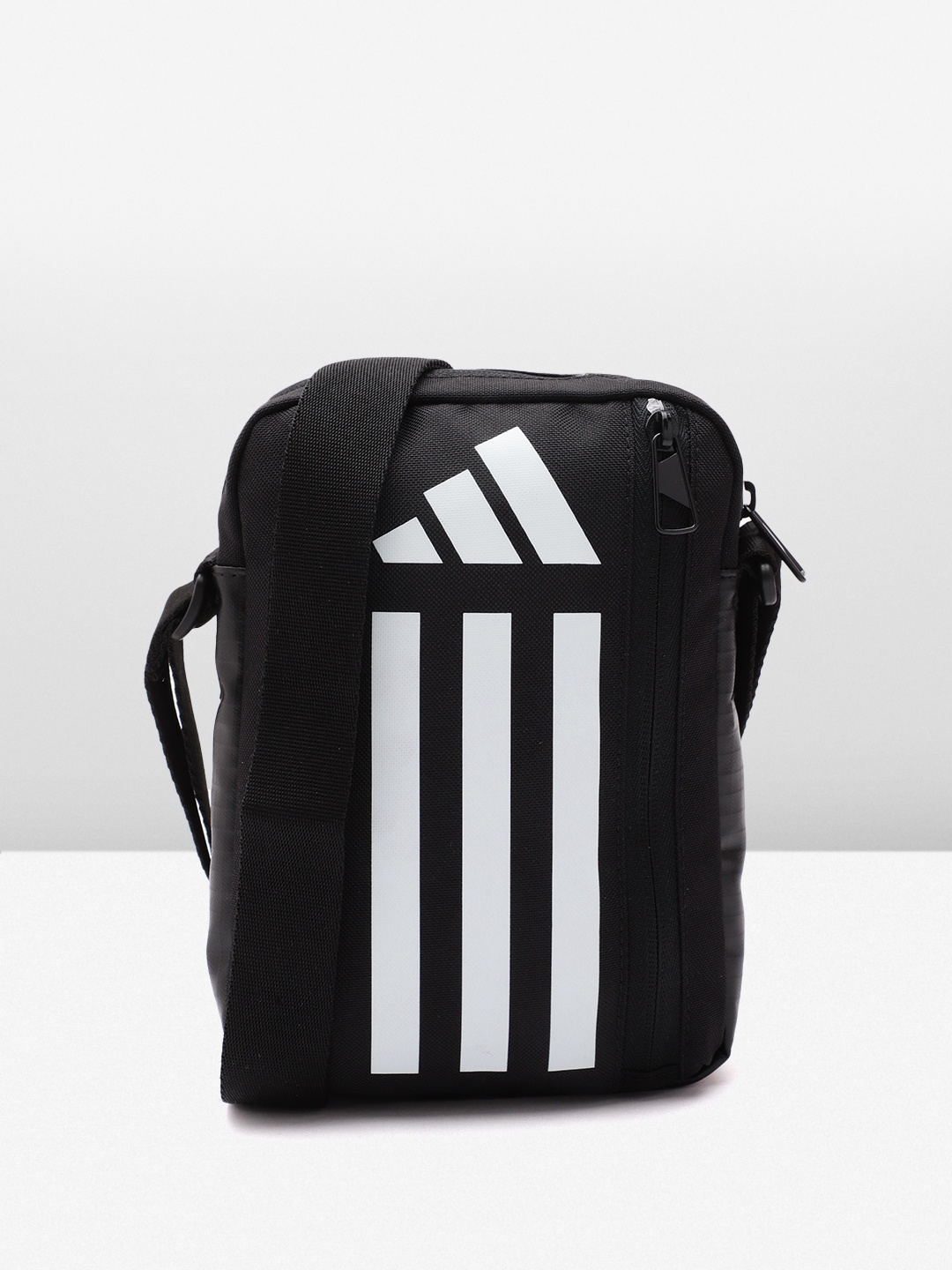 

ADIDAS Unisex Brand Logo Print Essentials Training Messenger Bag, Black