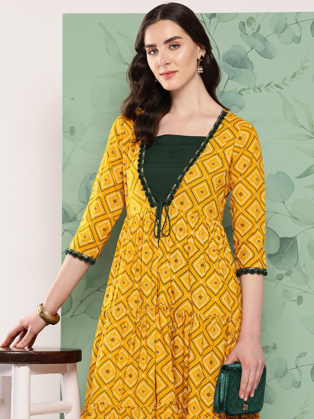 

InWeave Top with Trousers & Printed Shrug, Green