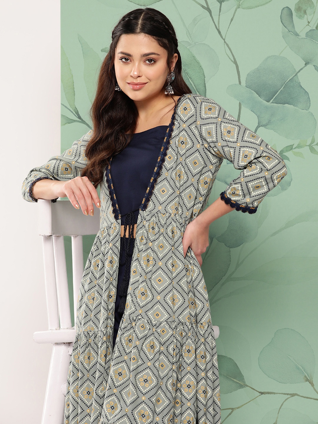 

InWeave Top with Trousers & Shrug, Navy blue
