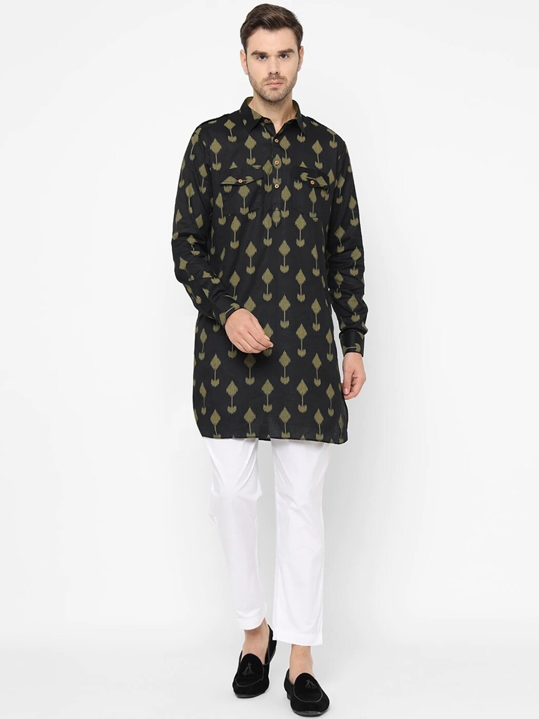 

Chitwan Mohan Men Printed Pure Cotton Pathani Kurta with Pyjamas, Black