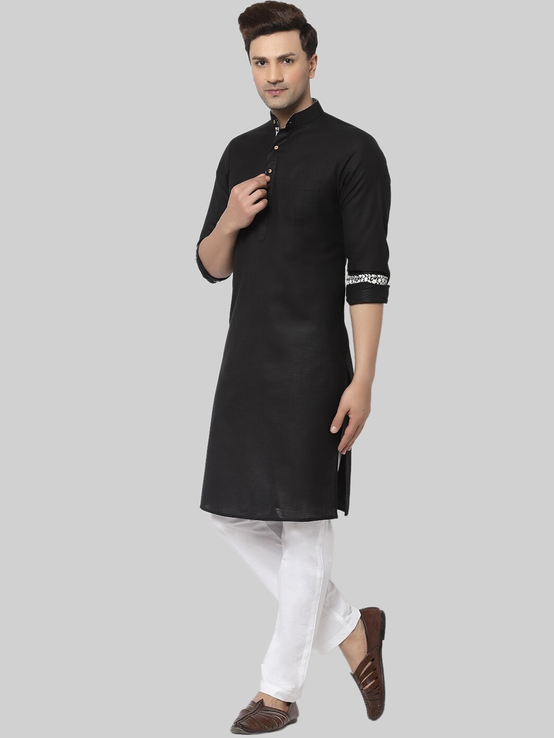 

Chitwan Mohan Men Mandarin Collar Straight Kurta with Pyjamas, Black