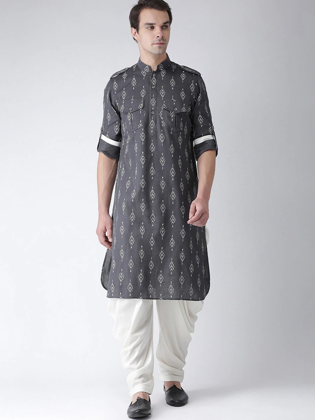 

Chitwan Mohan Men Ethnic Motifs Printed Pure Cotton Kurta with Patiala, Grey