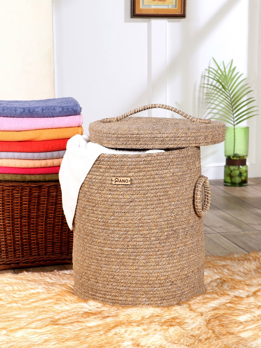 

Pano Beige Laundry Basket With Lid