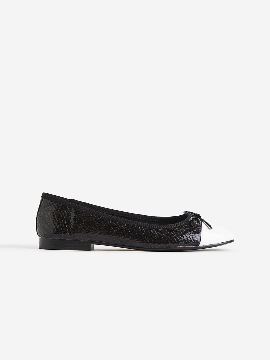 

H&M Women Ballet Pumps, Black