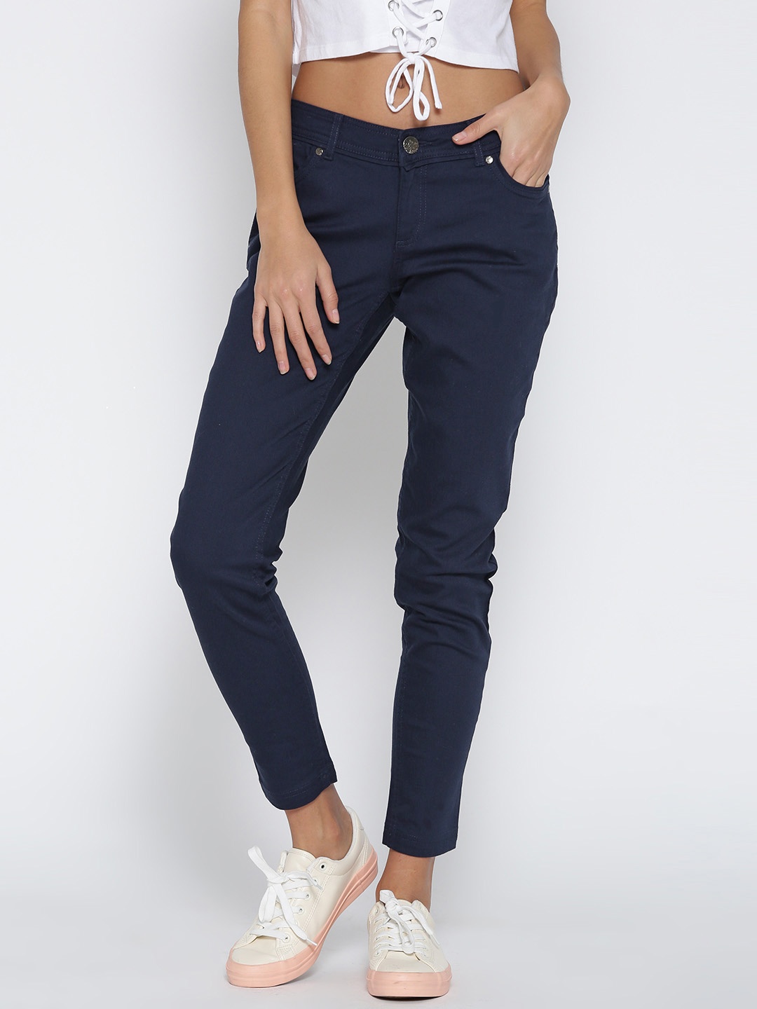 

Wills Lifestyle Women Navy Skinny Fit Mid-Rise Clean Look Stretchable Jeans, Navy blue
