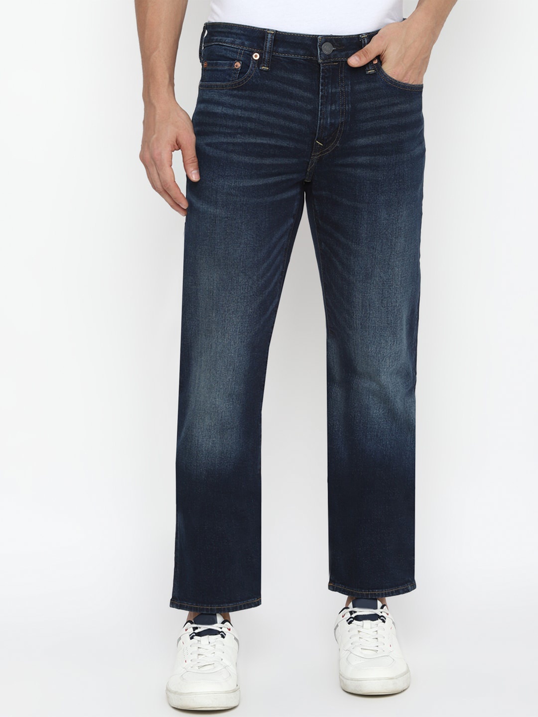 

AMERICAN EAGLE OUTFITTERS Men Straight Fit Low Distress Light Fade Cotton Jeans, Blue