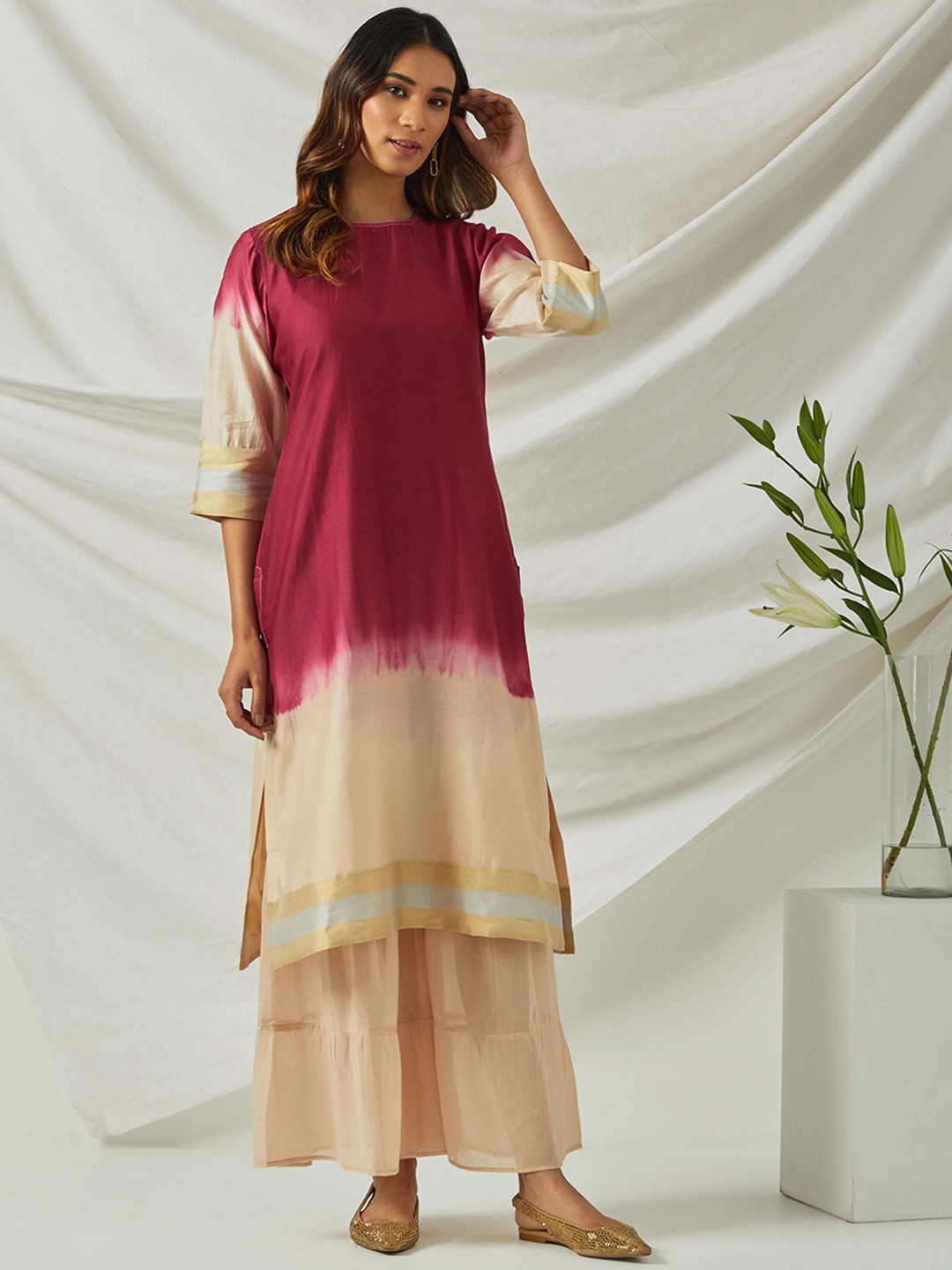 

SMRITI GUPTA Dyed Colourblocked Chanderi Silk Kurta, Cream