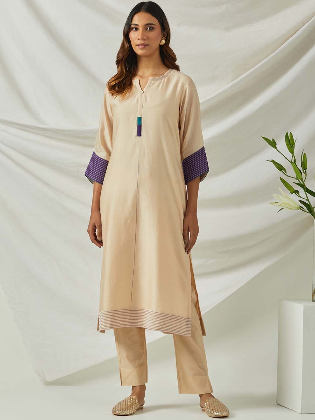 

SMRITI GUPTA Notched Neck Pastels Chanderi Silk Kurta, Cream