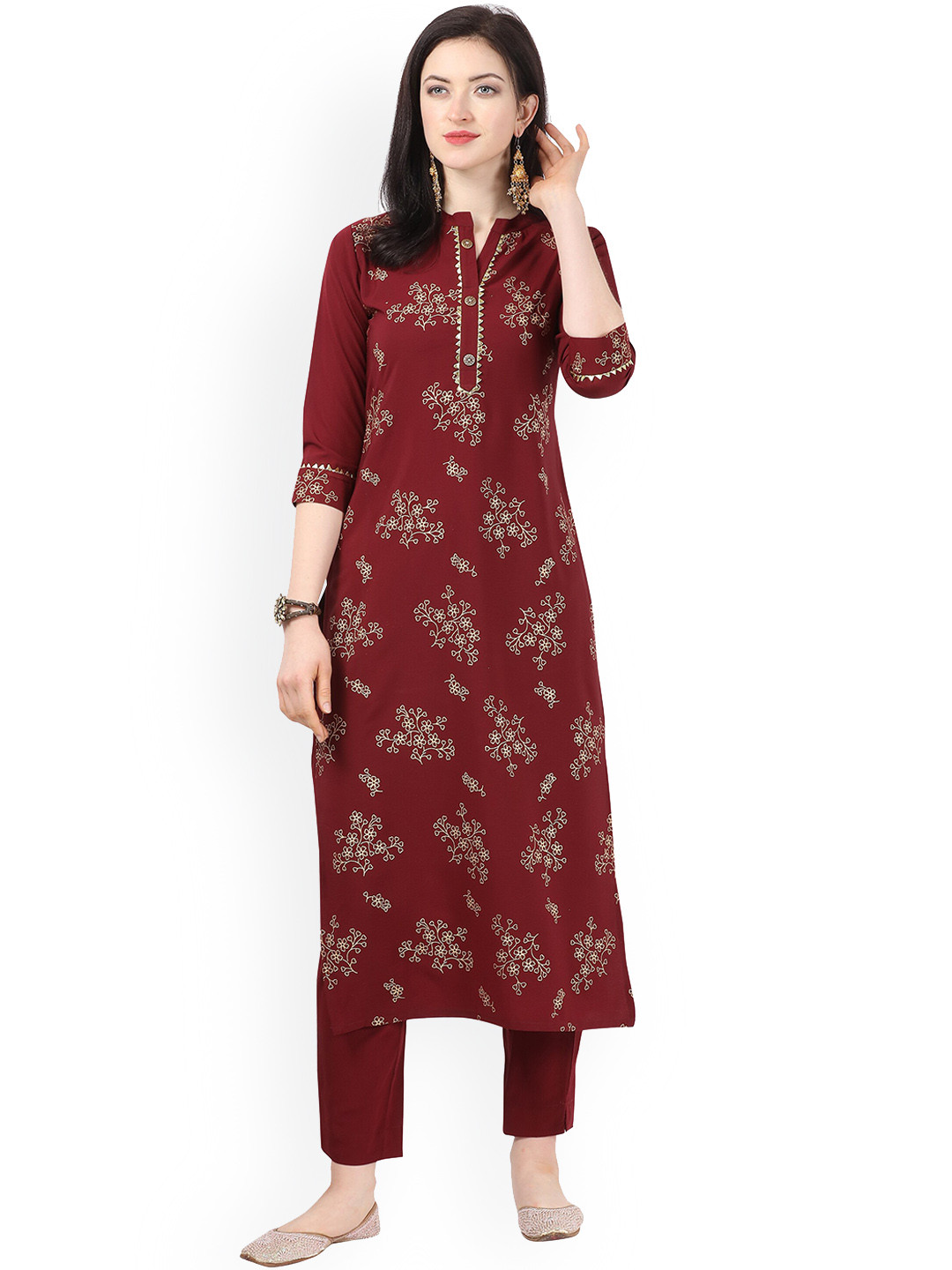 

NAINVISH Floral Printed Silk Crepe Kurta with Trousers, Maroon